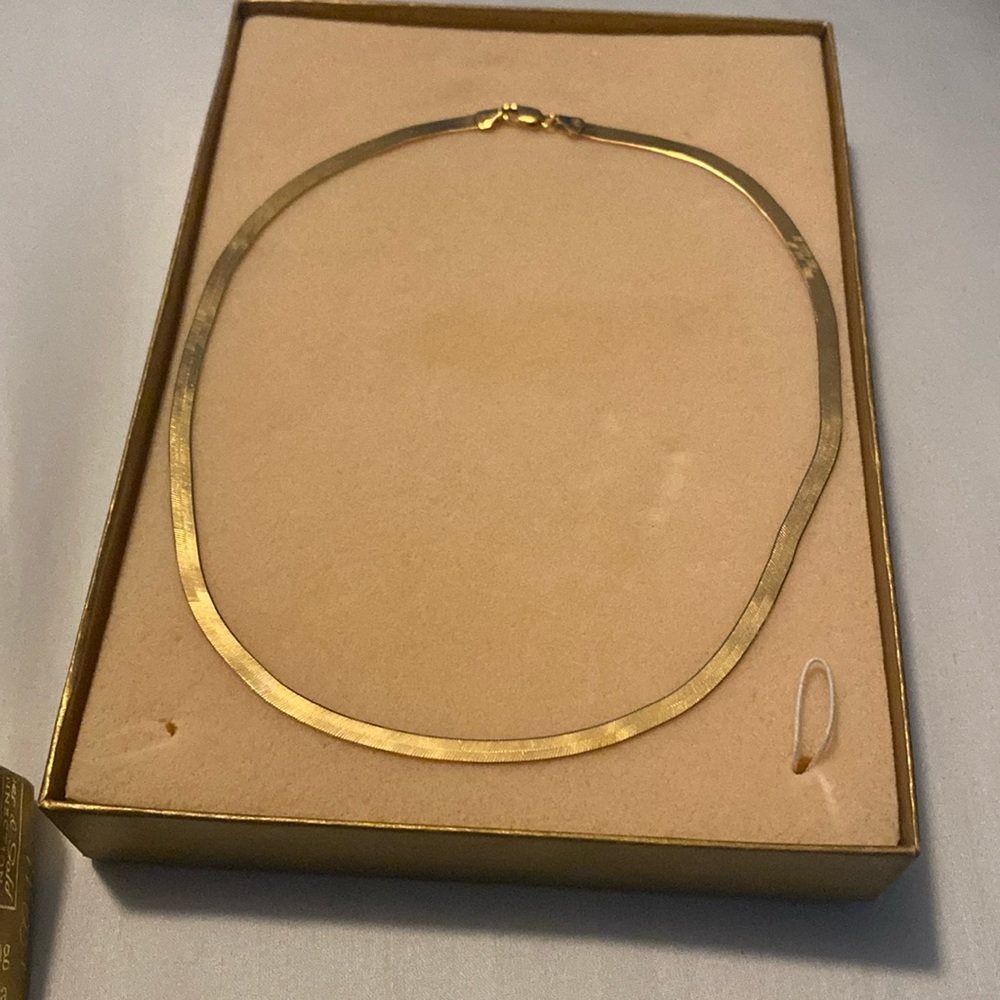 Piercing Pagoda Flat Yellow Gold Necklace